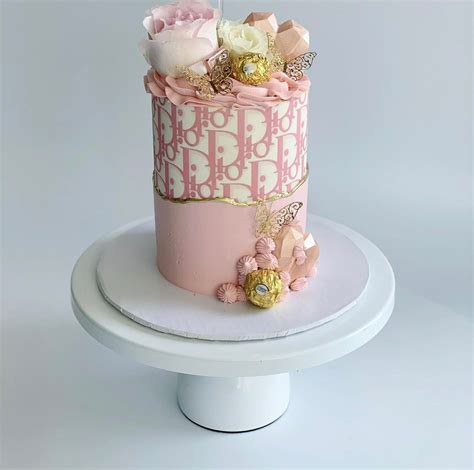 Christian dior cake 